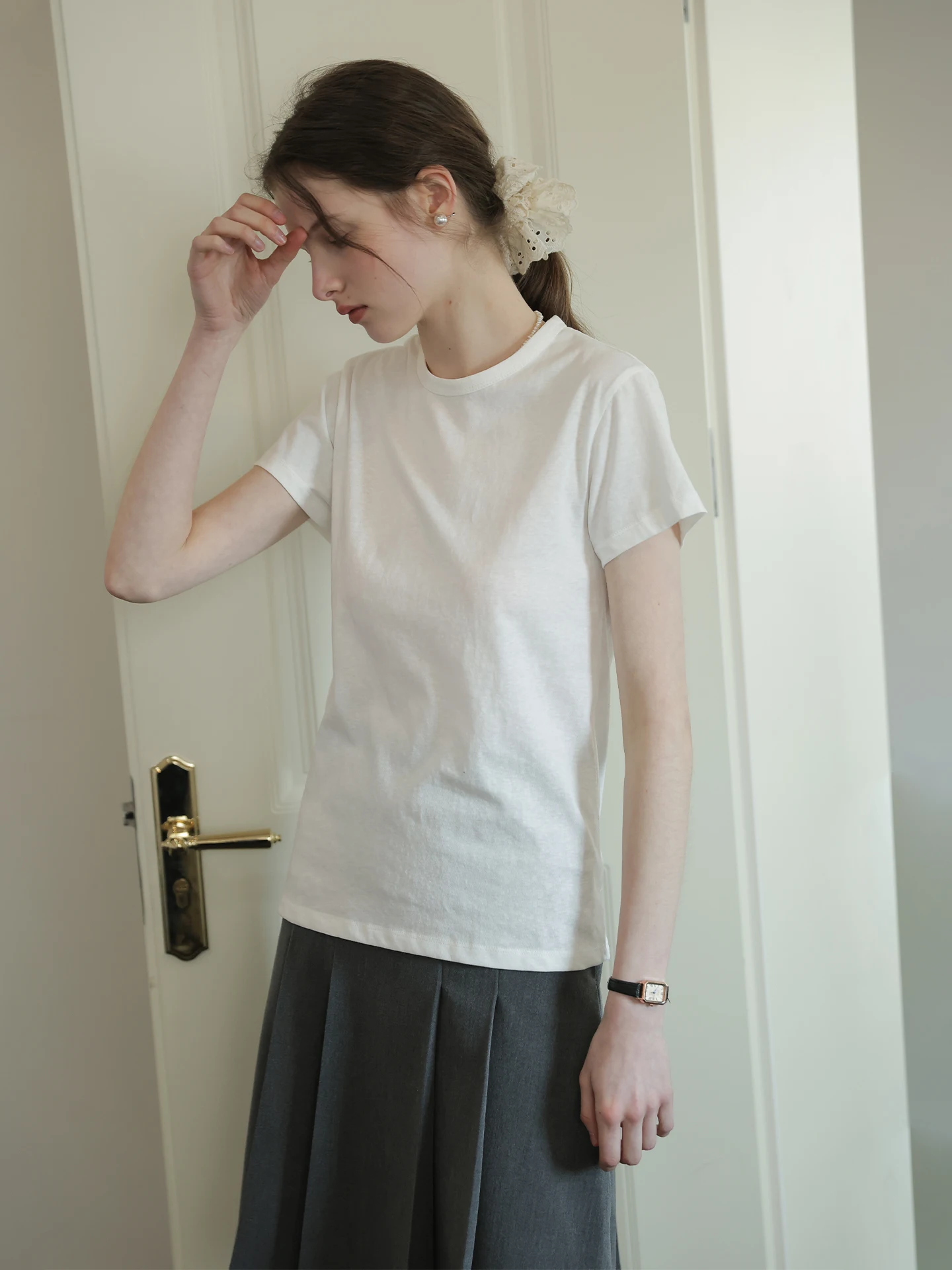 

Женская летняя футболка Chun Ye White Basic с круглым вырезом из бамбукового хлопка, с коротким рукавом, высококачественная, дышащая, легкая базовая модель
