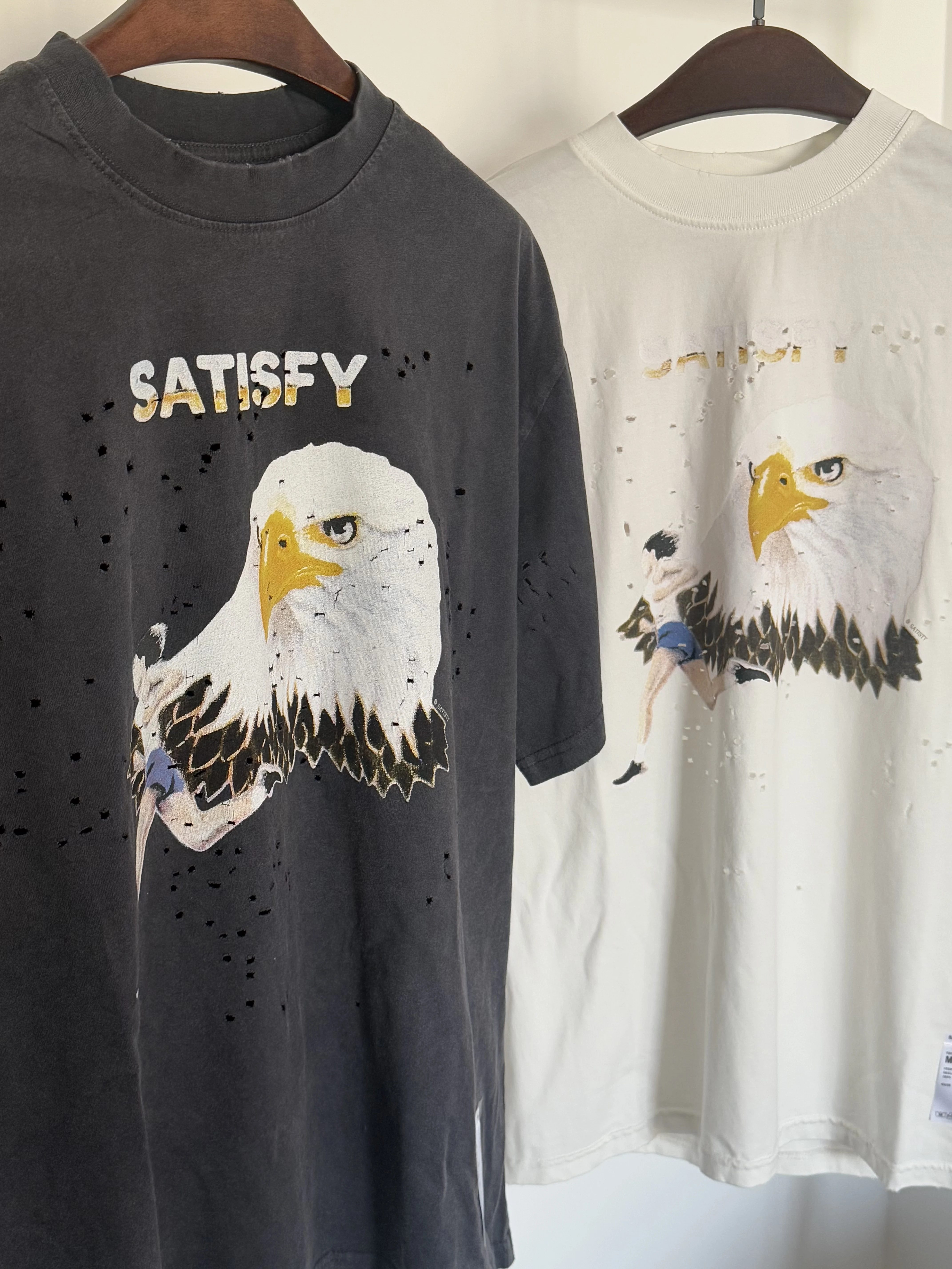

Satisfy running washed cotton ripped render eagle print short sleeve jogging marathon t-shirt