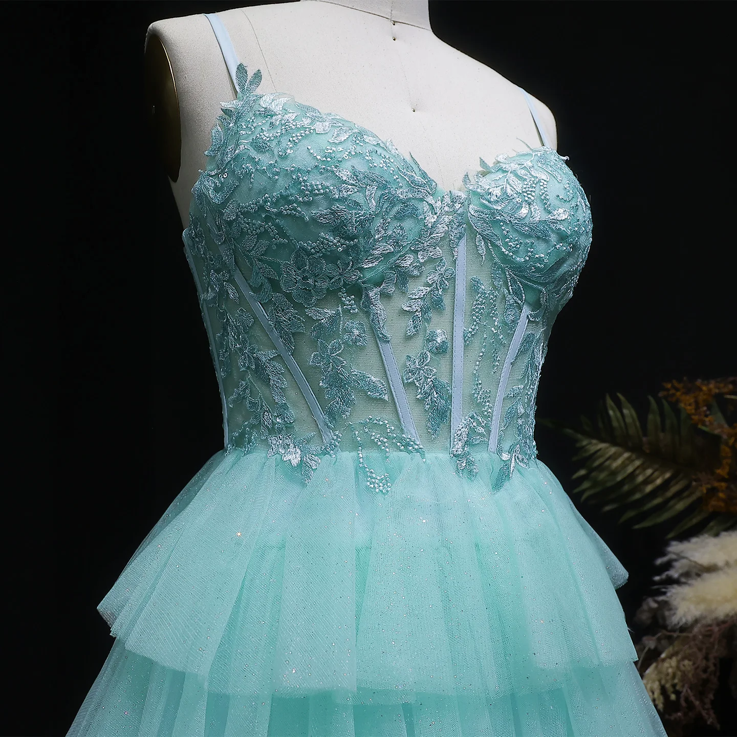 Sharon Said Mintgrünes Homecoming-Kleid mit Spaghettiträgern, Perlenbesetztes, gestuftes Tüllkleid, Dubai Cocktail-Abschlussball-Partykleid RM141 Maßanfertigung – Detail 8