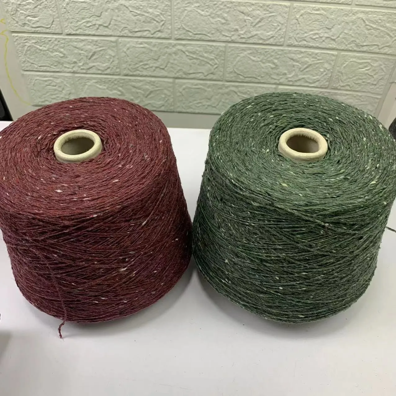 

Редкая брендовая пряжа из шерсти яка с цветными точками, супермягкая, теплая, без катышков, легко вязать, для ручного вязания одежды...