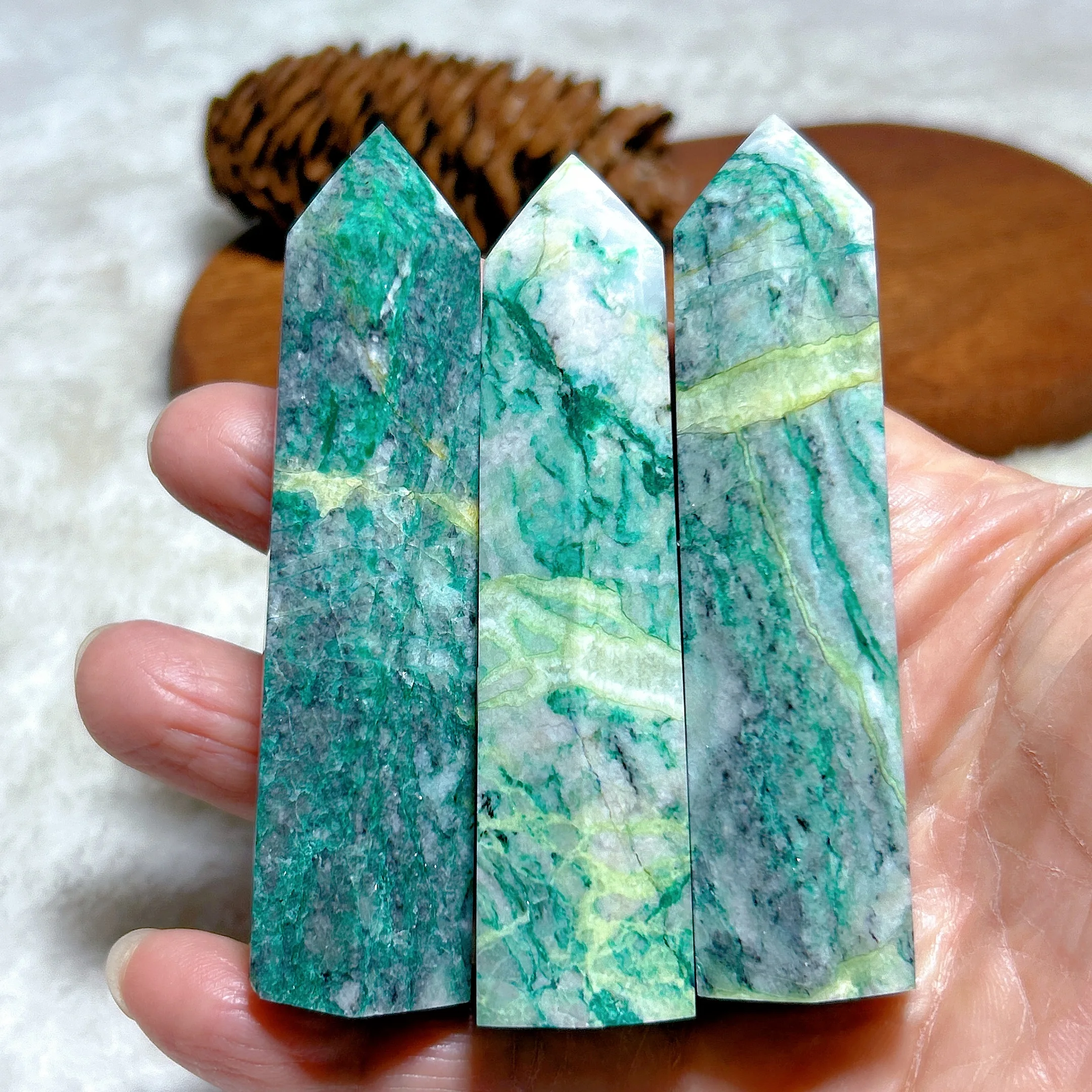 

Natural Crystal Emerald Tower Point High Quality Healing Gemstones Mineral Energy Reiki Home Decorations Gift