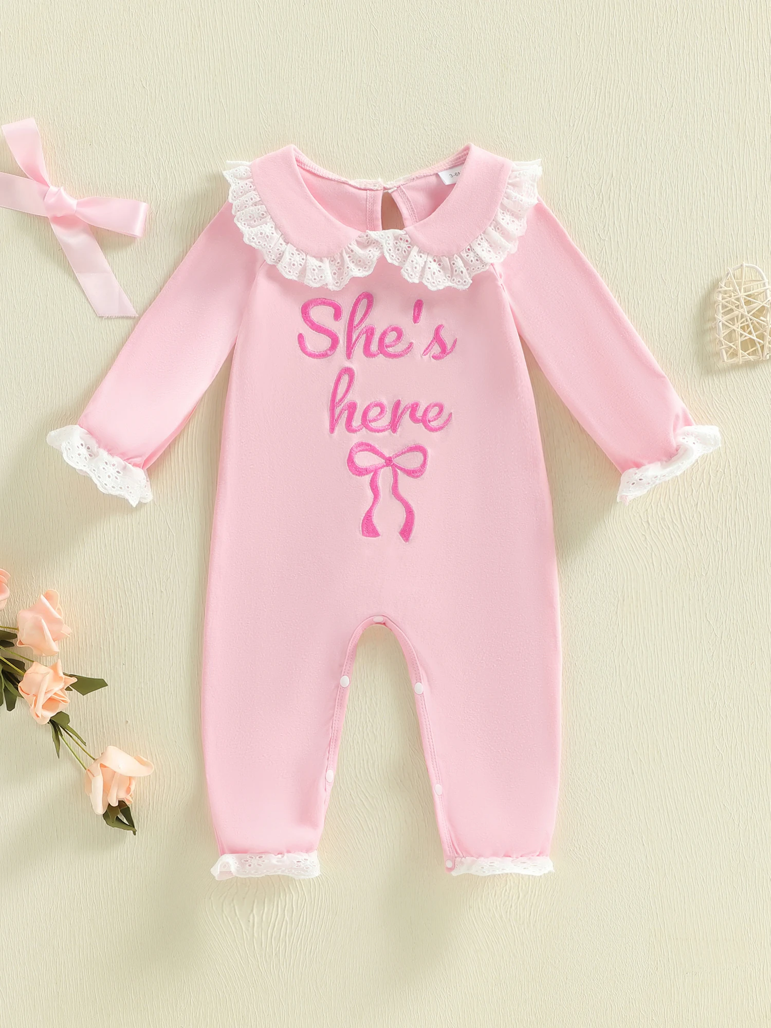

Infant Valentine s Day Romper with Long Sleeves and Doll Collar Featuring Letter Bow Embroidery - Adorable Jumpsuit for Baby