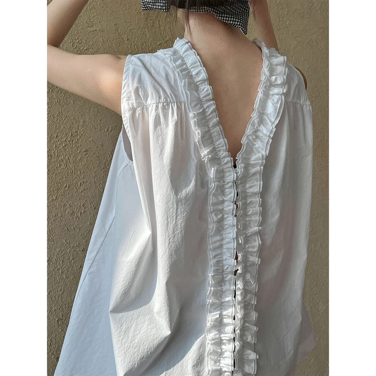 

French Niche Design with Mushroom Edge Sleeveless Shirt for Women, New Petal Collar Sleeveless Two-piece Shirt