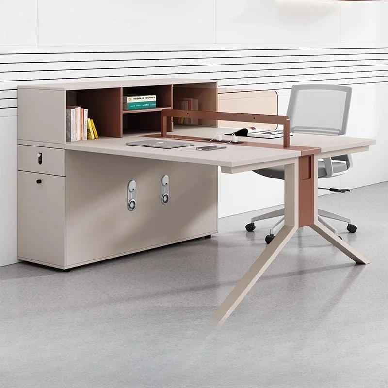 

Простой современный офисный стол премиум-класса для персонала для четырех или шести человек