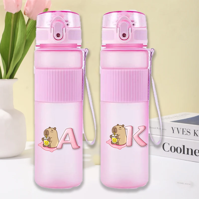 

550 мл капибара матовый чайник бутылки для воды аниме печатные буквы A-Z животные соломенные чашки для питья портативная детская уличная бутылка