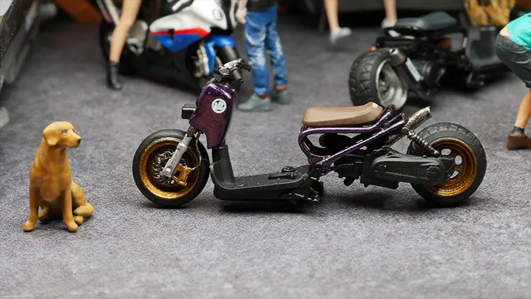 1/64 Scale Japanese Zoomer Original Hella Flush Modified Motorcycle Doll White Model Unpainted Diorame