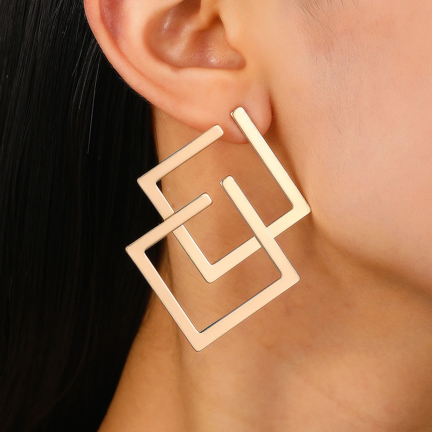 Fashion Irregular Geometric Earrings For Women Metal Earing Jewelry 2026 Trending New Women\'s Gold Color Square Stud Earrings