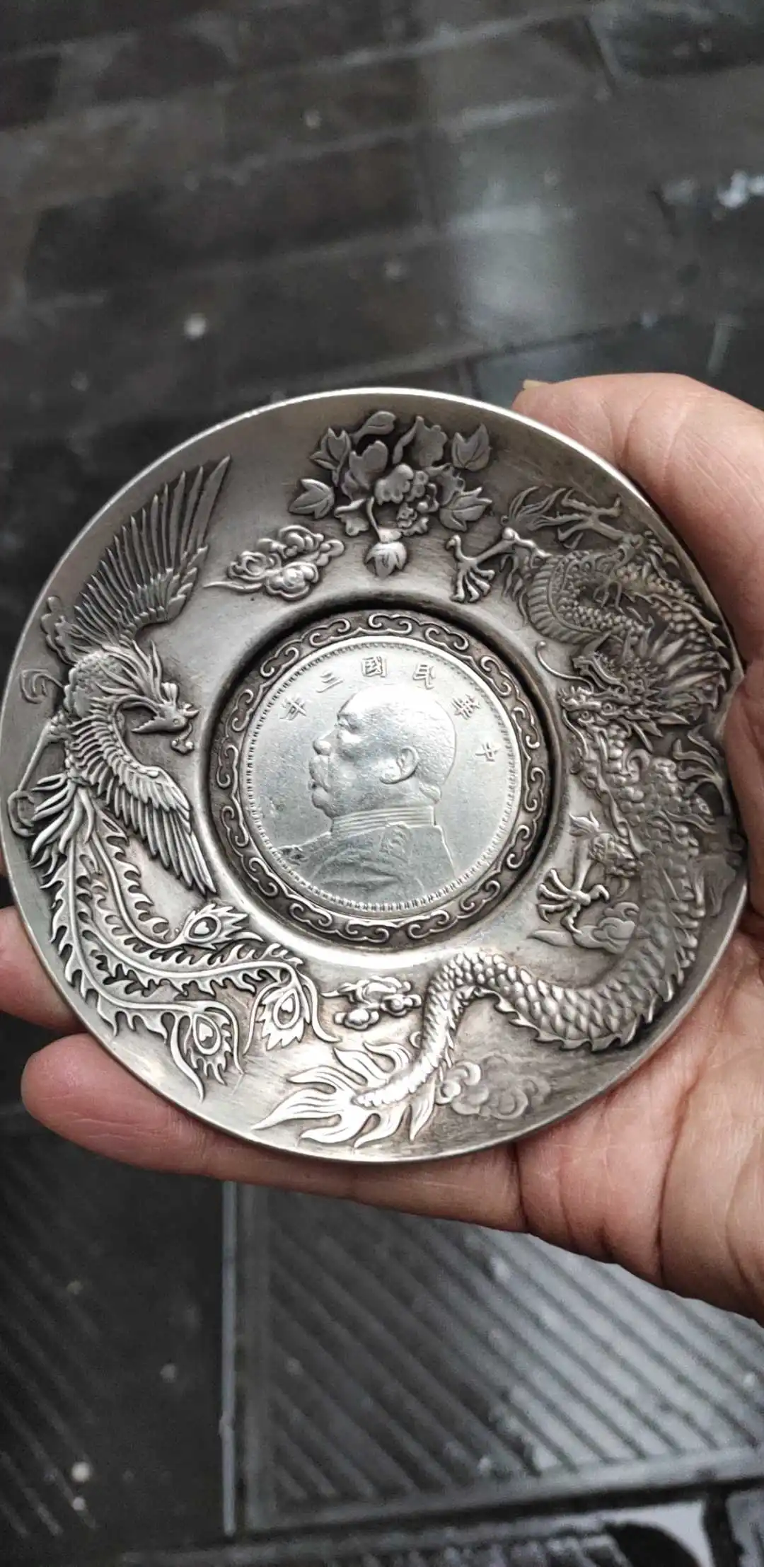 

White copper dollar dragon and phoenix silver dollar plate, double dragon silver dollar plate, home decoration technology