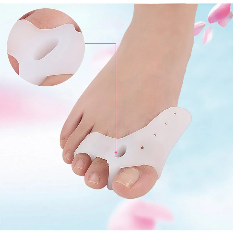 Tcare 1Pair Silicone Foot Fingers Three Hole Toe Separator Thumb Valgus Protector Bunion Adjuster Hallux Valgus Guard Feet Care