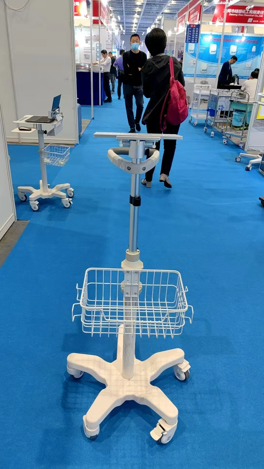 Medical Computer Cart Trolley with Medical Nursing Height-adjustable Design Multifunctional Hospital Trolley