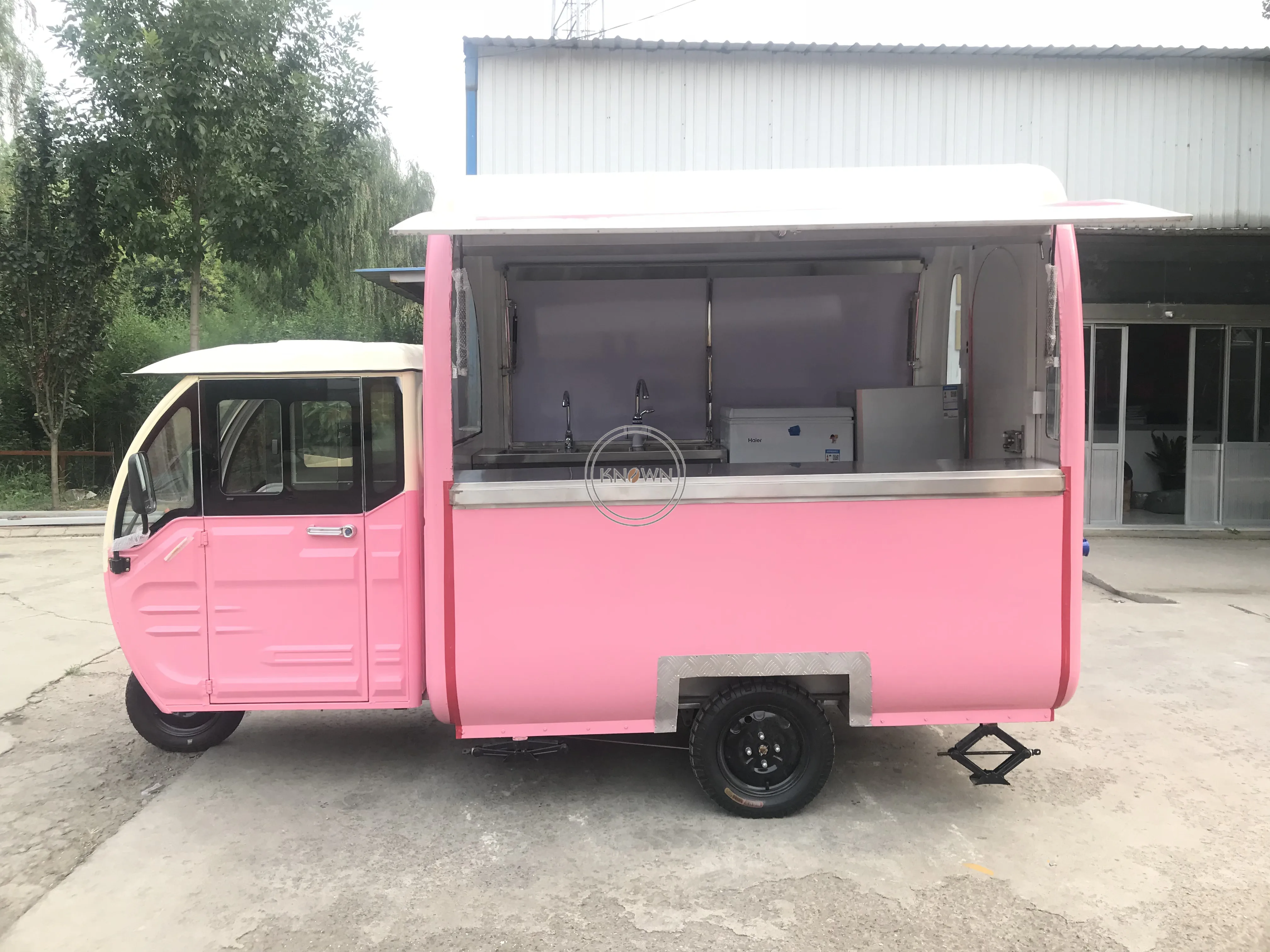 Electric Food Truck with Full Kitchen Ice Cream Waffle Coffee Trailer Kiosk for Sale Street Hotdog Fast Food Cart Tricycle