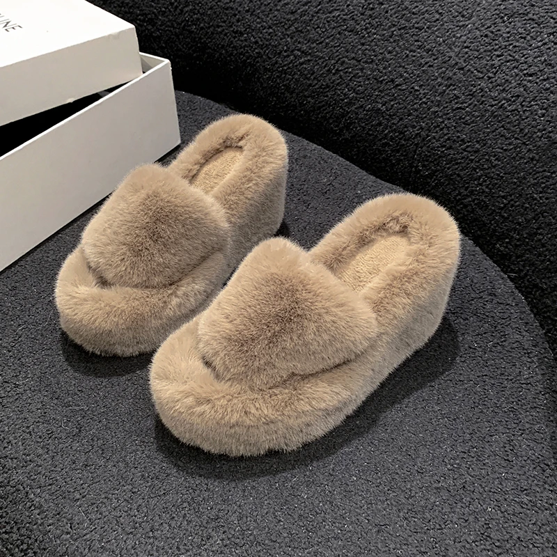 Women‘s Slippers Solid Color Shoes Outside Casual Flops Ladies Fur Slides Females High-Heels Winter Wedge Modern Slippers Women