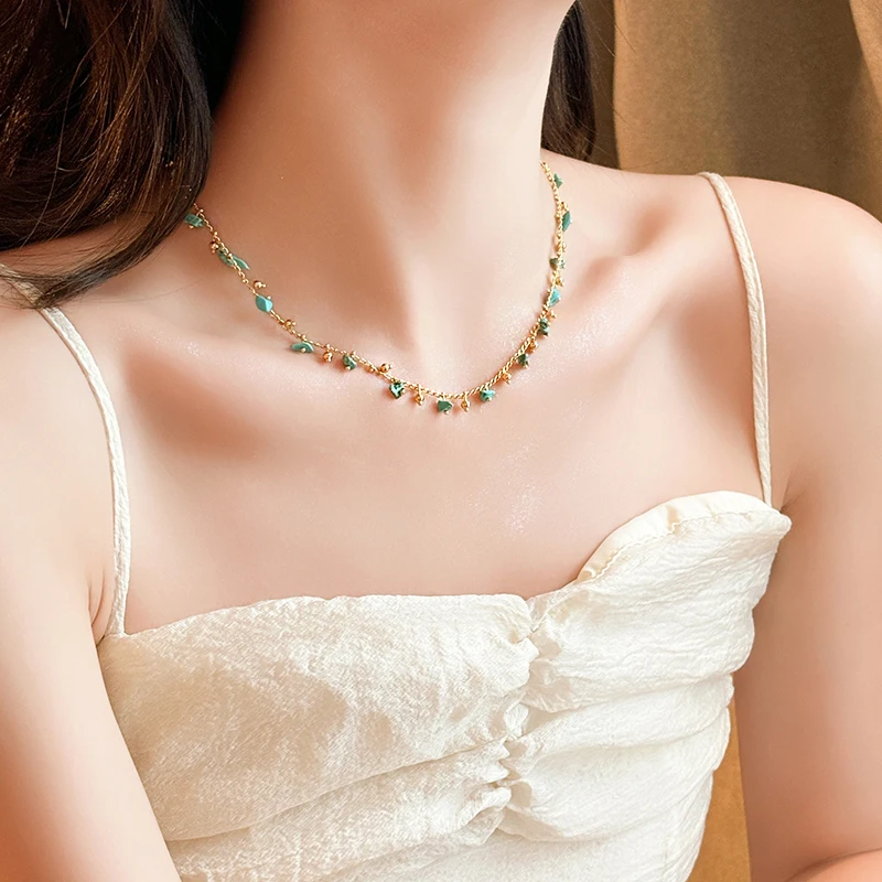 Natural Irregular Green Stone Pendant Gold Color Chain Necklace 2024 Fashion Jewelry For Women\'s Sexy Neckchain Neck Accessories