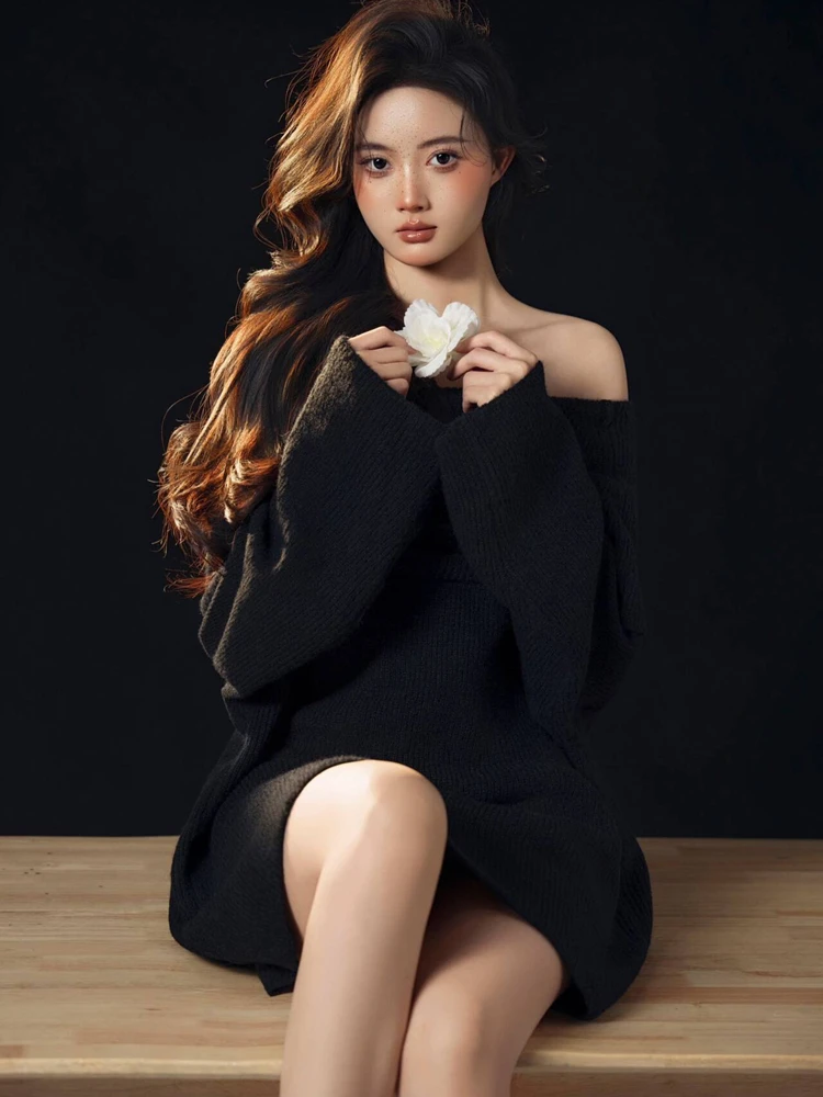 

2026 Studio New Mood Atmosphere Light And Shadow Emotion Portrait Loose Sweater Photography Art Photo Costume Women's Fashion