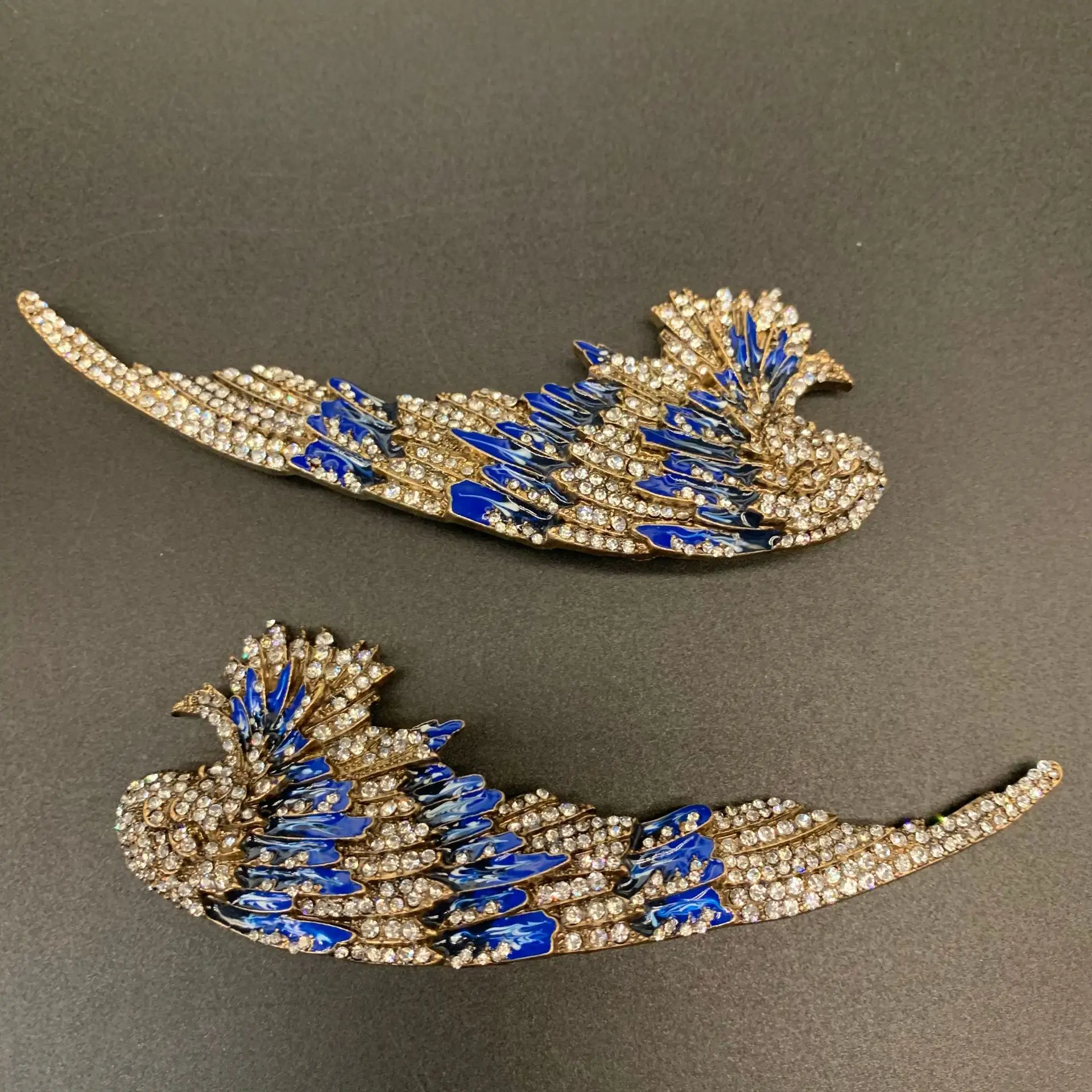 [Angel Wings] Heavy Industry Inlaid Blue and White Wings Styled Brooch