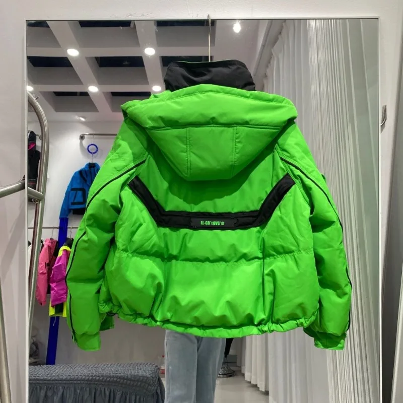 2025 nova jaqueta feminina curta cor contrastante com capuz engrossado jaqueta quente moda na moda emenda superior esportes casuais