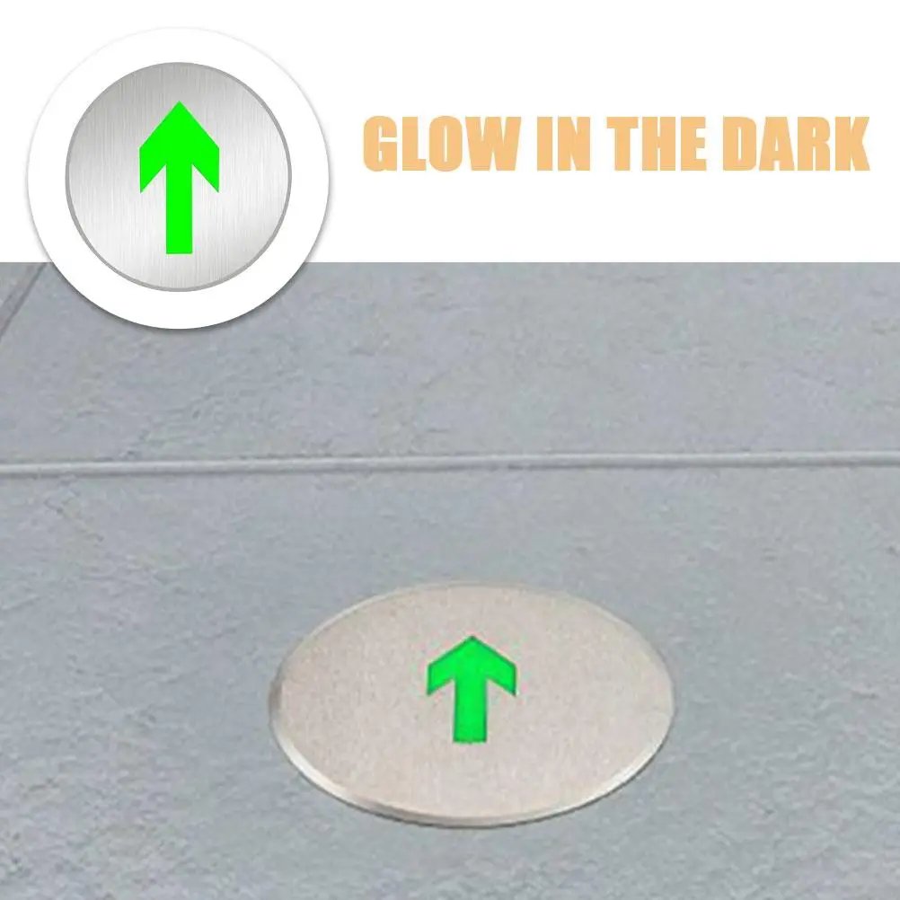 Znak ewakuacyjny Samoświecący blask Ciemne strzałki podłogowe Oznakowanie Metalowy znak drogowy Nierdzewny Łatwa instalacja Wyjście przeciwpożarowe
