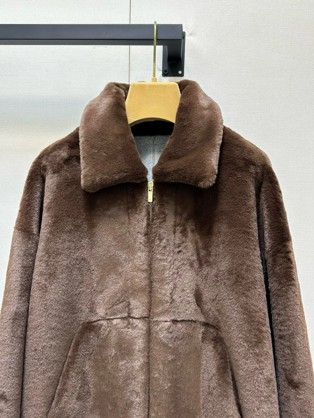 

Женская зимняя теплая верхняя одежда из мягкого искусственного меха, свободное повседневное пальто в стиле ретро, куртка на молнии на шерстяной подкладке, модные повседневные куртки для холодных дней