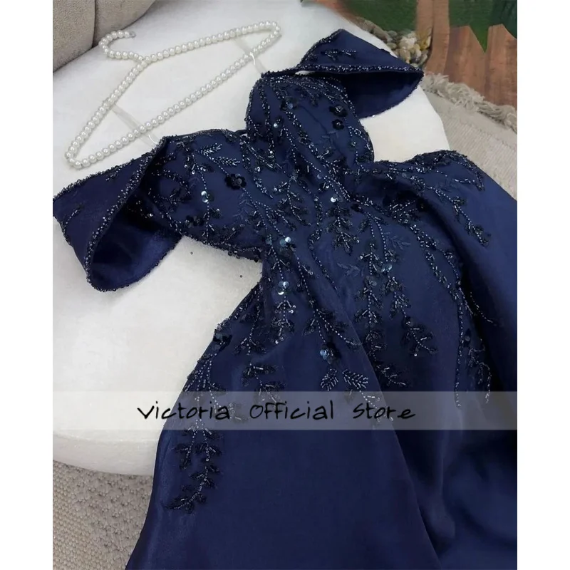 Maßgeschneidertes, exquisites Satin-Abendkleid, zartes, schulterfreies, ärmelloses Partykleid mit U-Boot-Ausschnitt, hochwertige Promi-Kleider