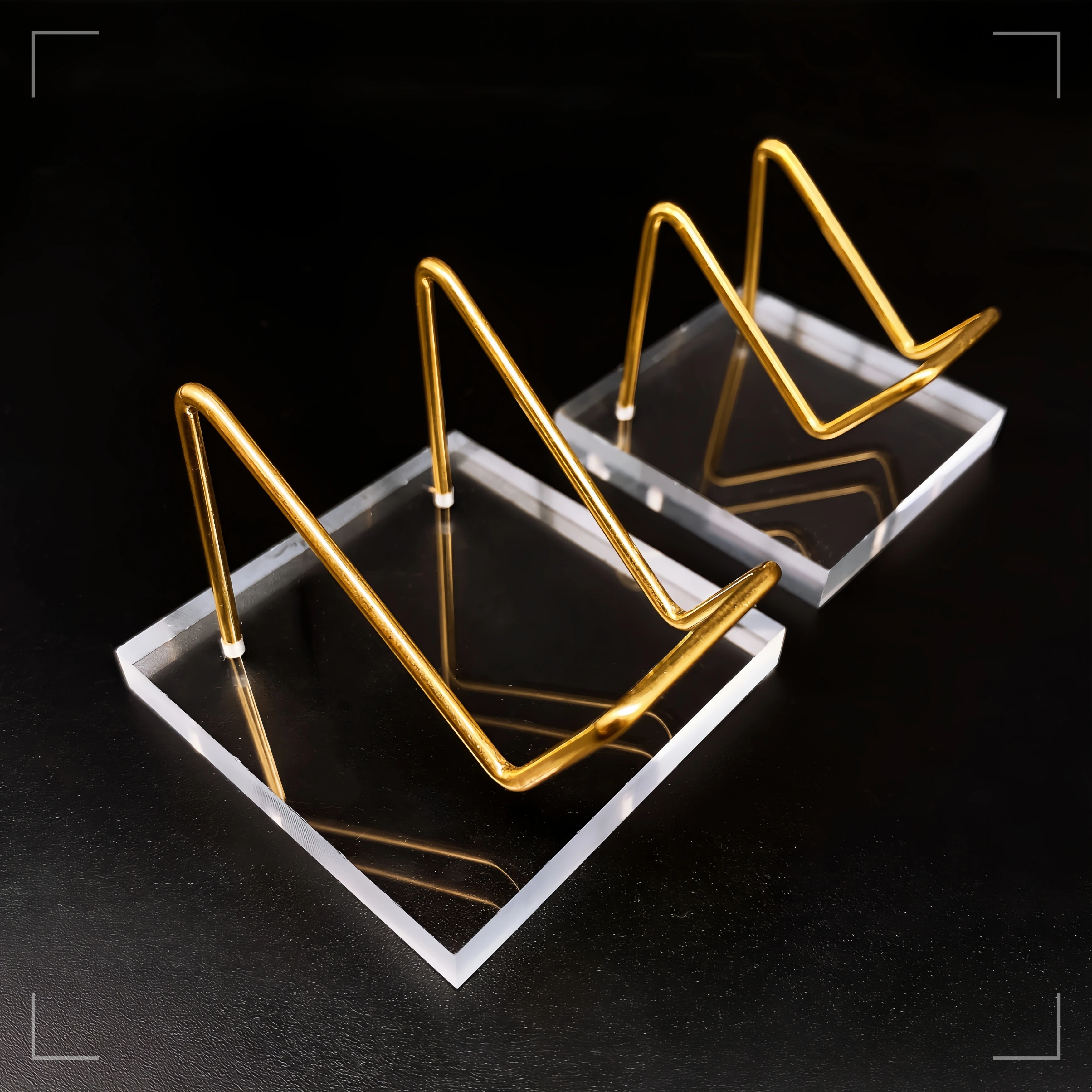 

Clear Acrylic V Type Base Suport Display Stand Mineral Stones Slice Crystal Rock specimen Collectible Rack Desktop Home Decor