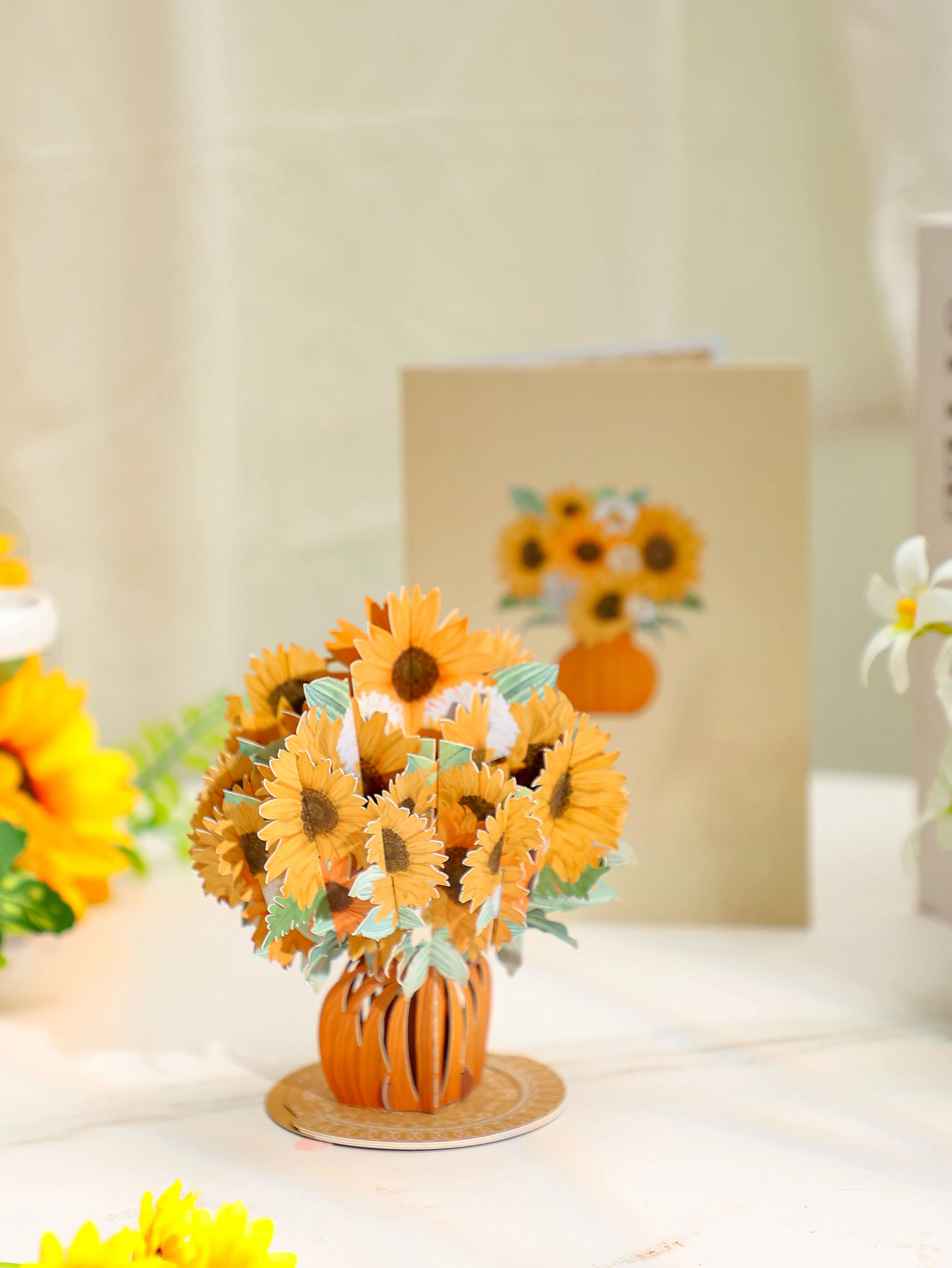 Carte de vœux pop-up 3D motif vase de tournesols, carte artisanale en papier floral, cadeau de Thanksgiving et d'anniversaire pour maman, amies et proches féminines