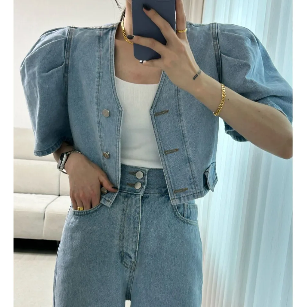 

Short Sleeve Single Button Bubble Sleeve Short Denim Jacket Women's Casual Loose Fit Cotton Jeans Material V-Neck Summer Oute...