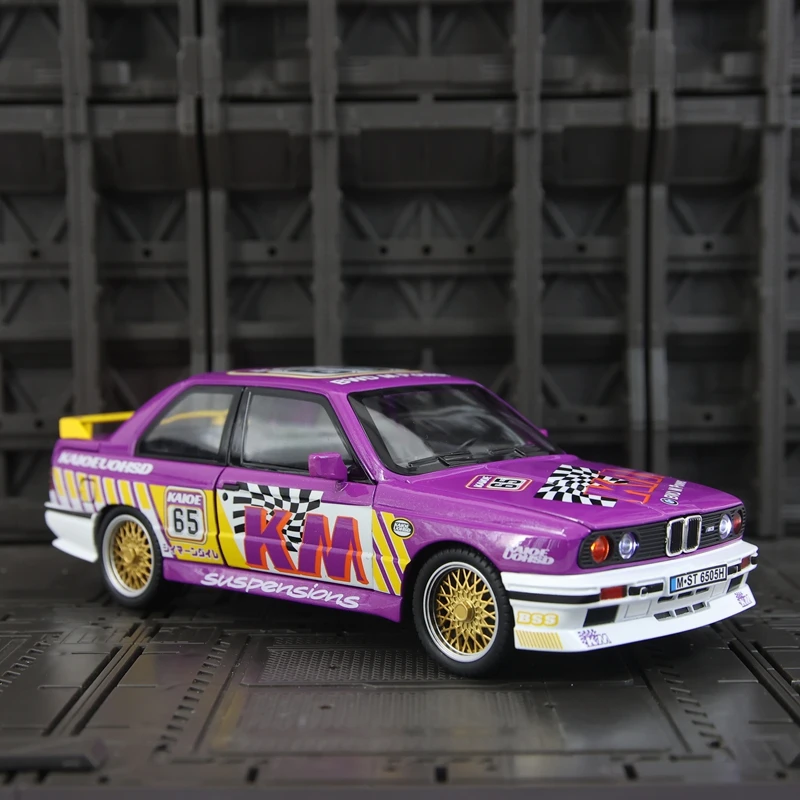 Simulação 1:24 modelo de carro em liga BMW M3, portas e capô do motor, porta-malas pode ser aberto, retorno de som e luz, presente de supercar