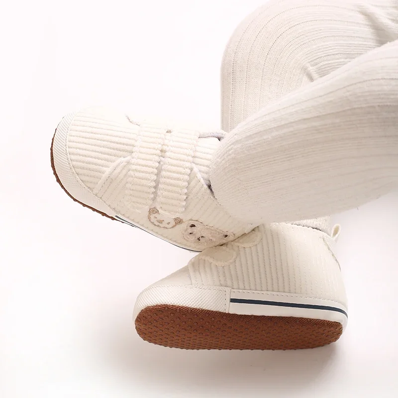 0–18 Monate Baby-Sneaker mit Bären-Stickerei für Jungen und Mädchen, Lauflernschuhe für Kleinkinder, weiche Sohle, Cord, lässige Babyschuhe – Detail 5