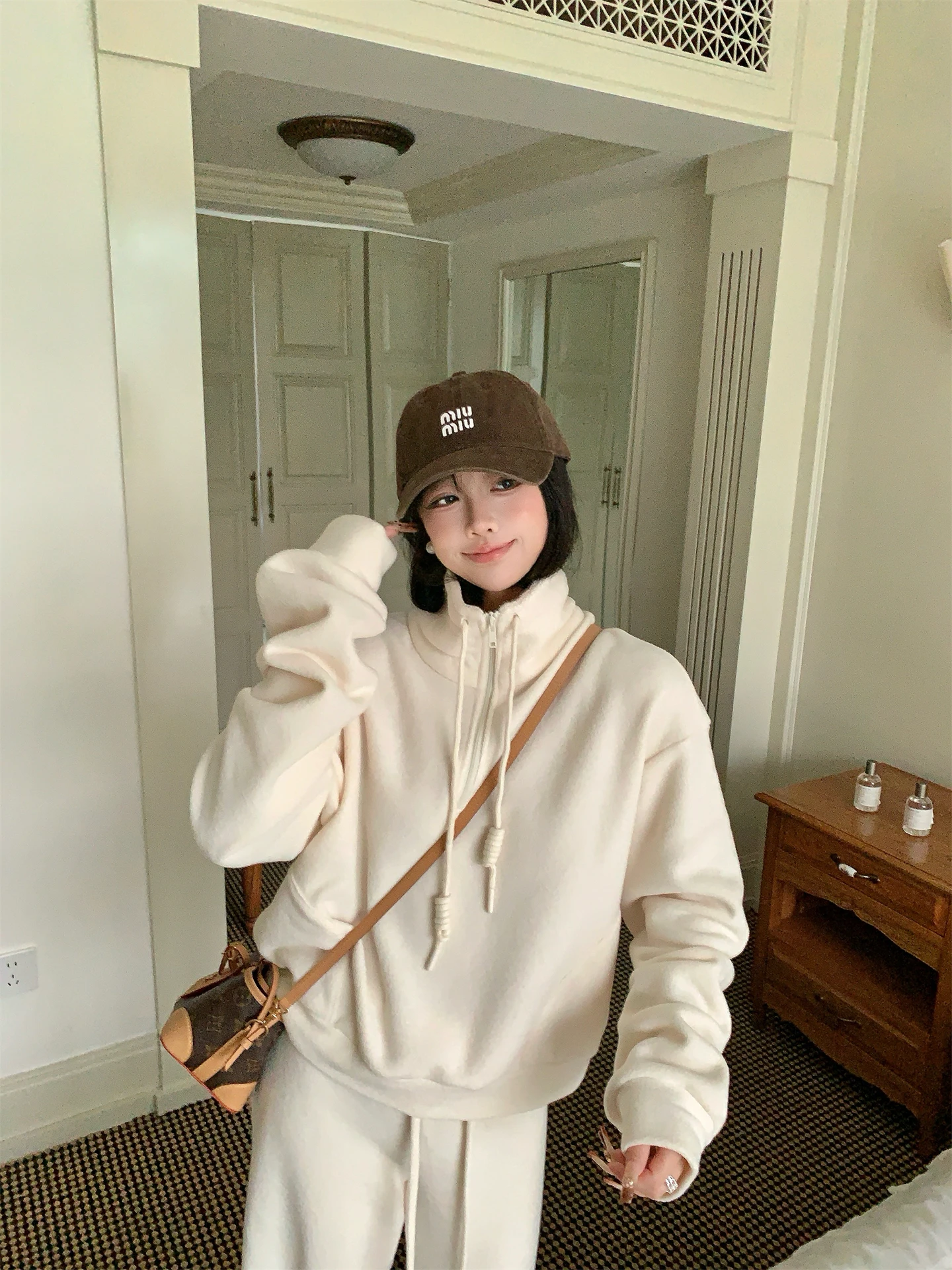 

Женская свободная толстовка с капюшоном Jaet Thiened, повседневные брюки, комплект из двух предметов, осень-зима, удобная дышащая хлопковая толстовка