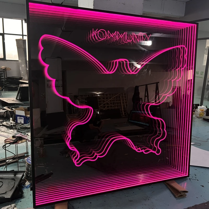 Insegna LED a Specchio Infinit - Decorative Mirror recensione e prezzo