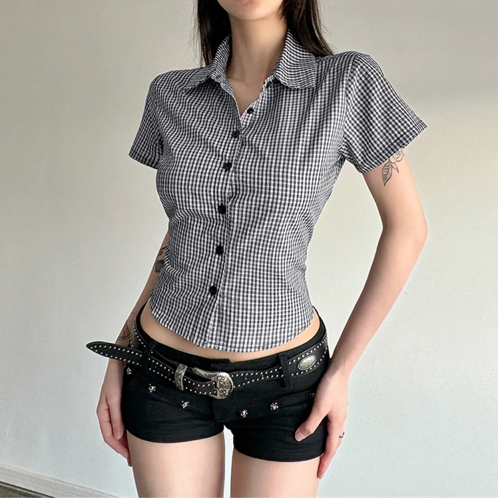 SylCue Camisa xadrez patchwork feminina, gola polo, manga curta, moda casual de rua, estilo versátil, tops clássicos