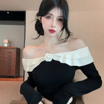 여성 원숄더 연꽃 잎 가장자리 보색 티셔츠, 슬림핏 슬림 라인, 부드러운 프렌치 스타일