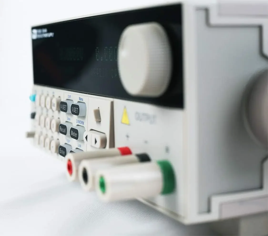 IT6122B 32V / 3A / 96W Fuente de alimentación CC programable de laboratorio 0.1mV/0.01mA Alta velocidad Alta precisión