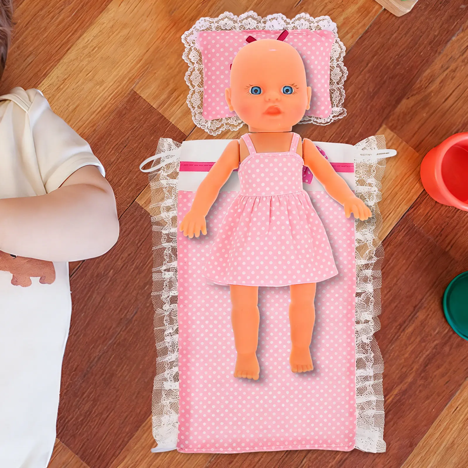 

2 комплекта постельного белья для кукольного домика, миниатюрные простыни, подушки, мягкая ткань, аксессуары для спальни, украшение для кровати кукольного домика