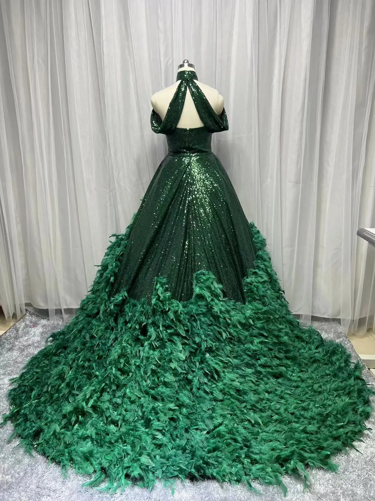 2022 Real Photo Gorgeous Green Evening Dresses Feathers Celebrity Dresses For Women Arabic Prom Dresses Vestidos De Fiesta