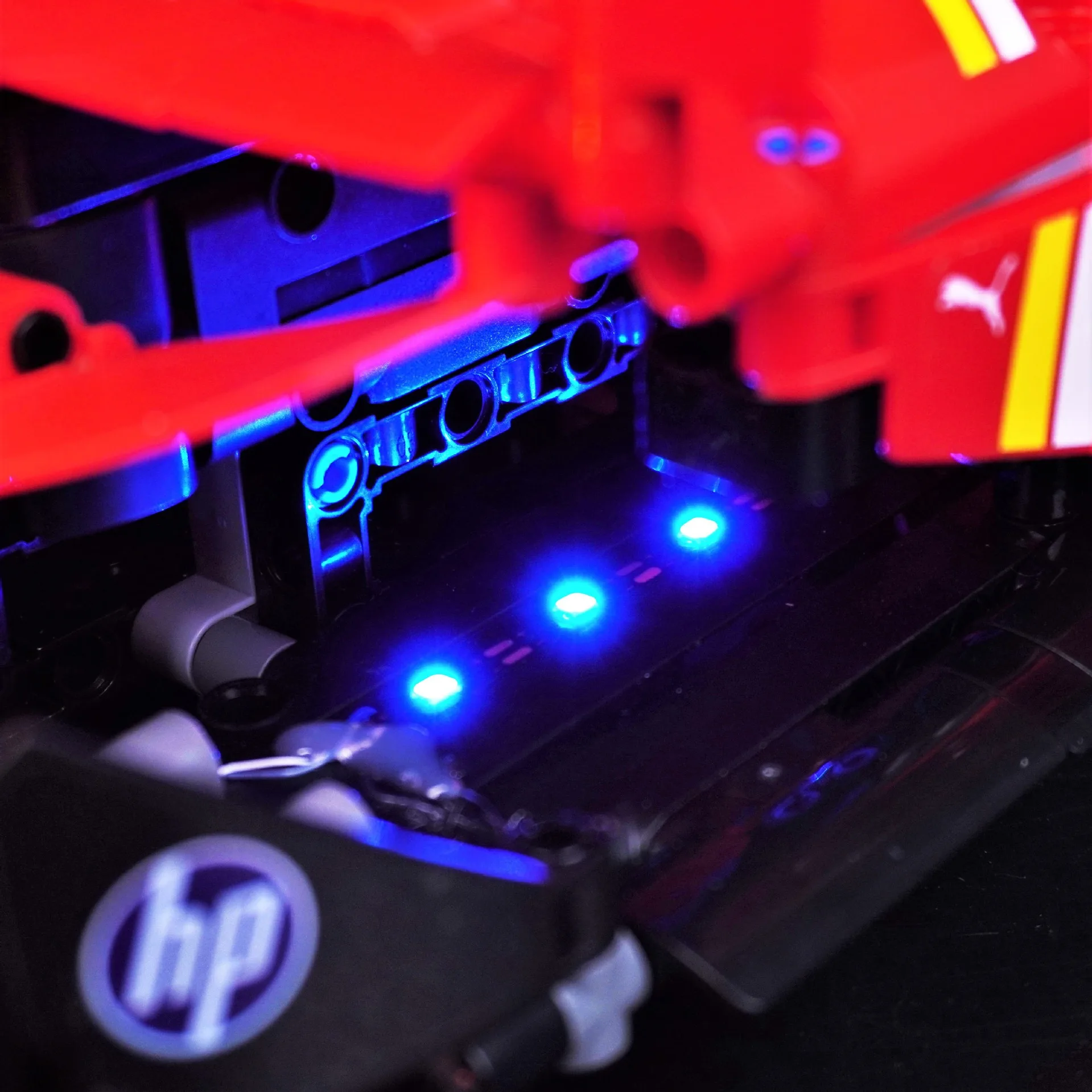 مجموعة الإضاءة لإصدار LEGO 42207 SF-24 F1 Car Technic RC لا تشمل كتلة البناء (مجموعة إضاءة LED فقط)