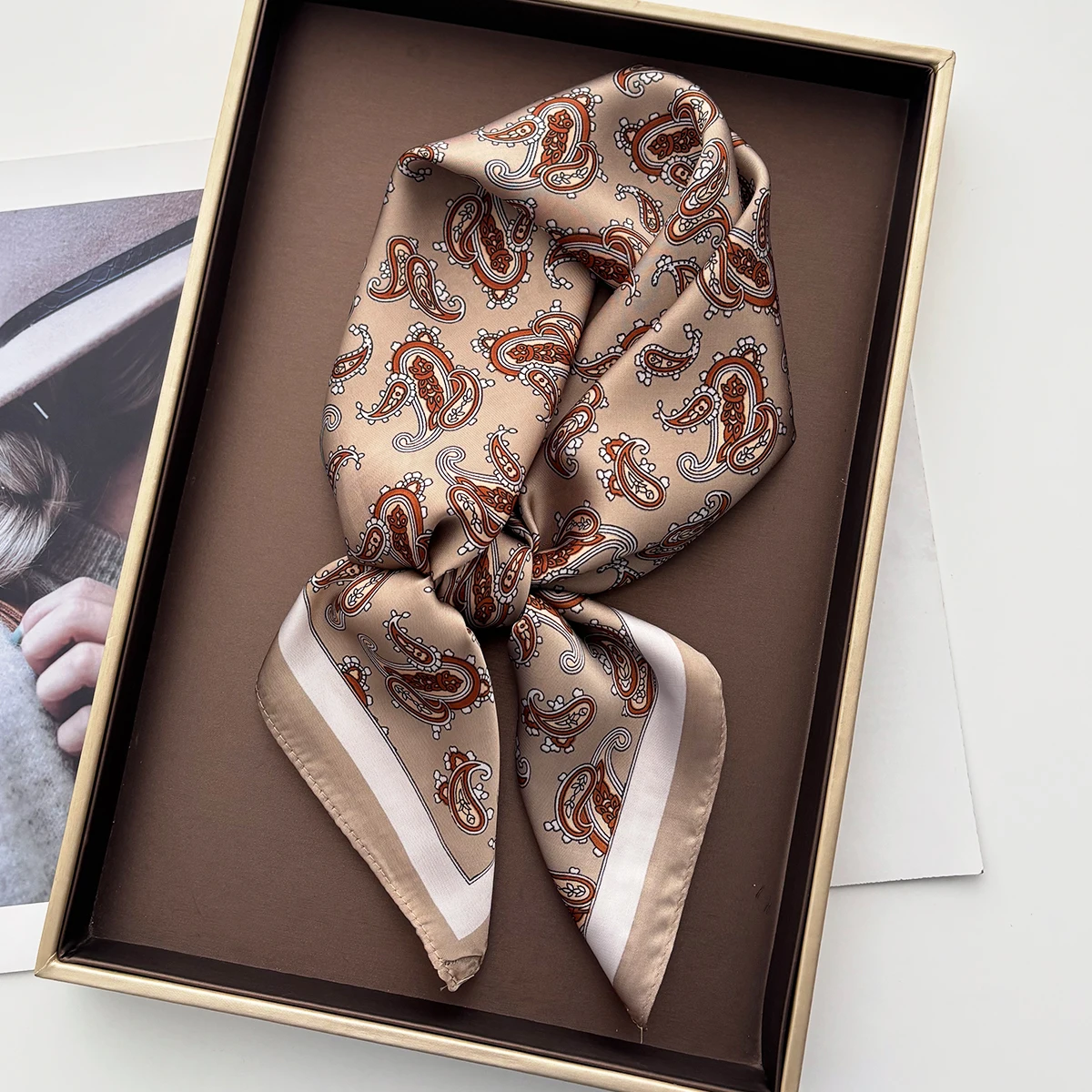 Luxuriöser Paisley-Druck Schal Damen Seidenimitat Halstücher Foulard Bandana Hijab Haarbänder Quadratische Schals Wickeltücher – Detail 13