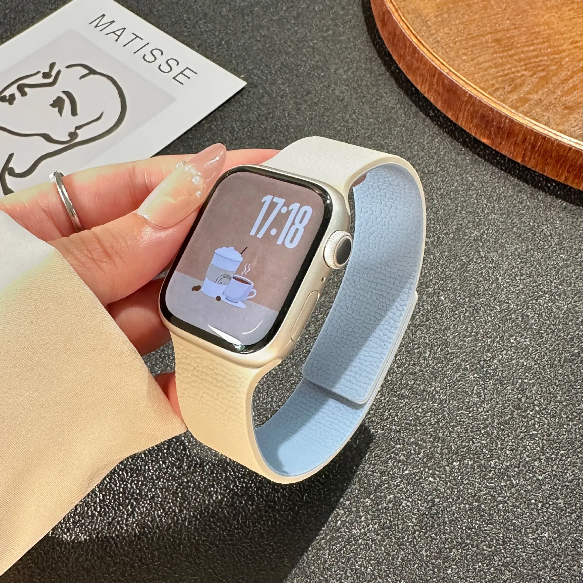 

Магнитный ремешок для Apple Watch Strap Series 11 46 мм 45 мм 44 мм 40 мм 41 мм 42 мм Силиконовый браслет iWatch 10 9 8 7 6 Se Ultra 3 49 мм