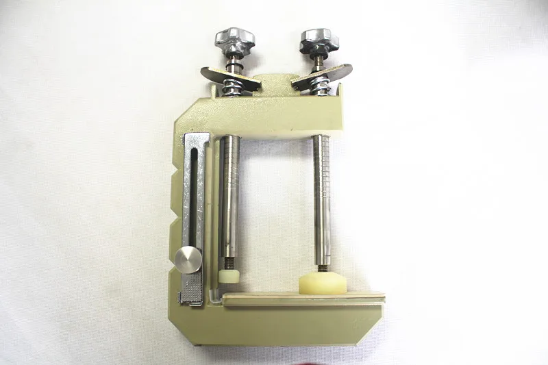 Pince à onglet pour pierre