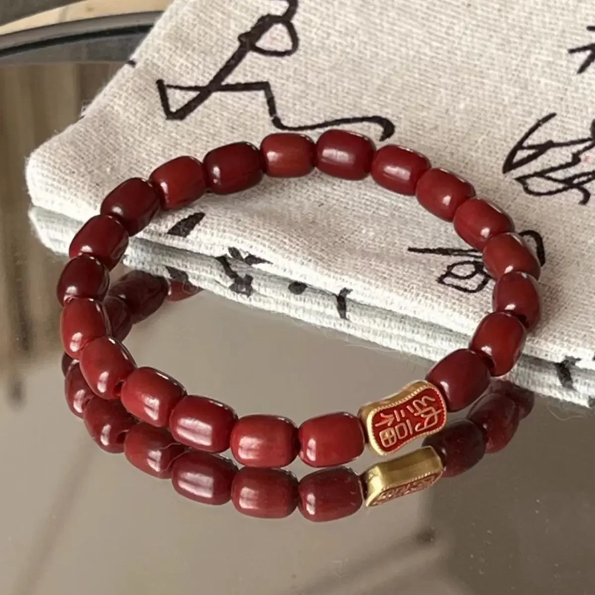 

UMQ Natural unpopular high-end retro bracelets lovesickness red beans wealth attracting couples versatile