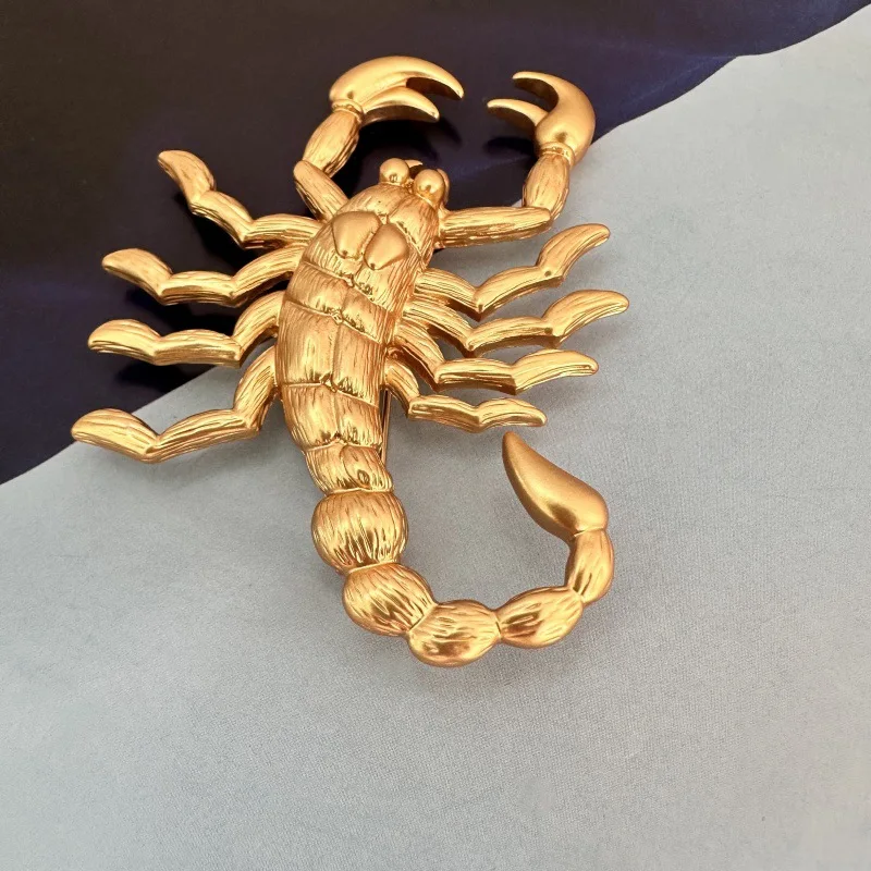 

Fashion Punk Gold Scorpion Brooch High end Vintage Big Lobster Personality Pin Jacket Coat Jewelry Accessory