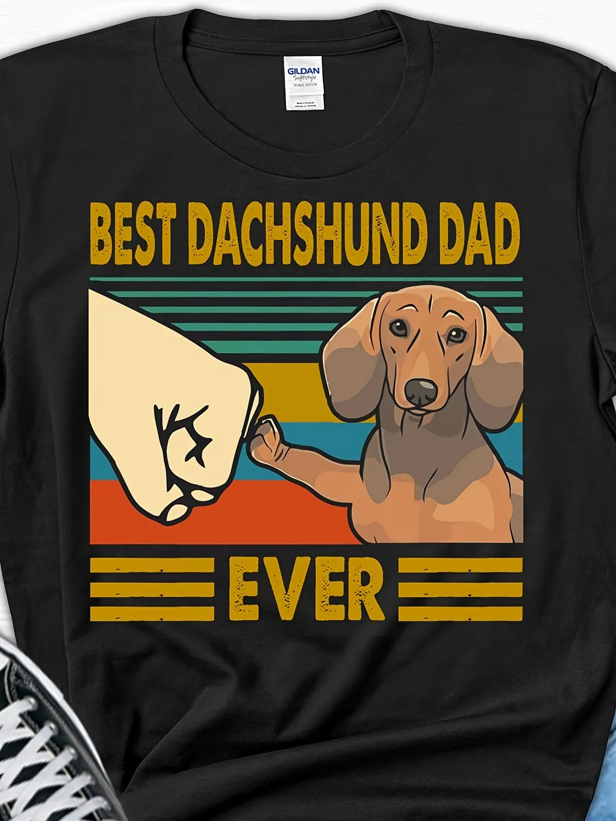 

Best Dachshund Dad Ever Funny Dog Lover T-Shirt - Retro Dachshund Graphic Tee wi