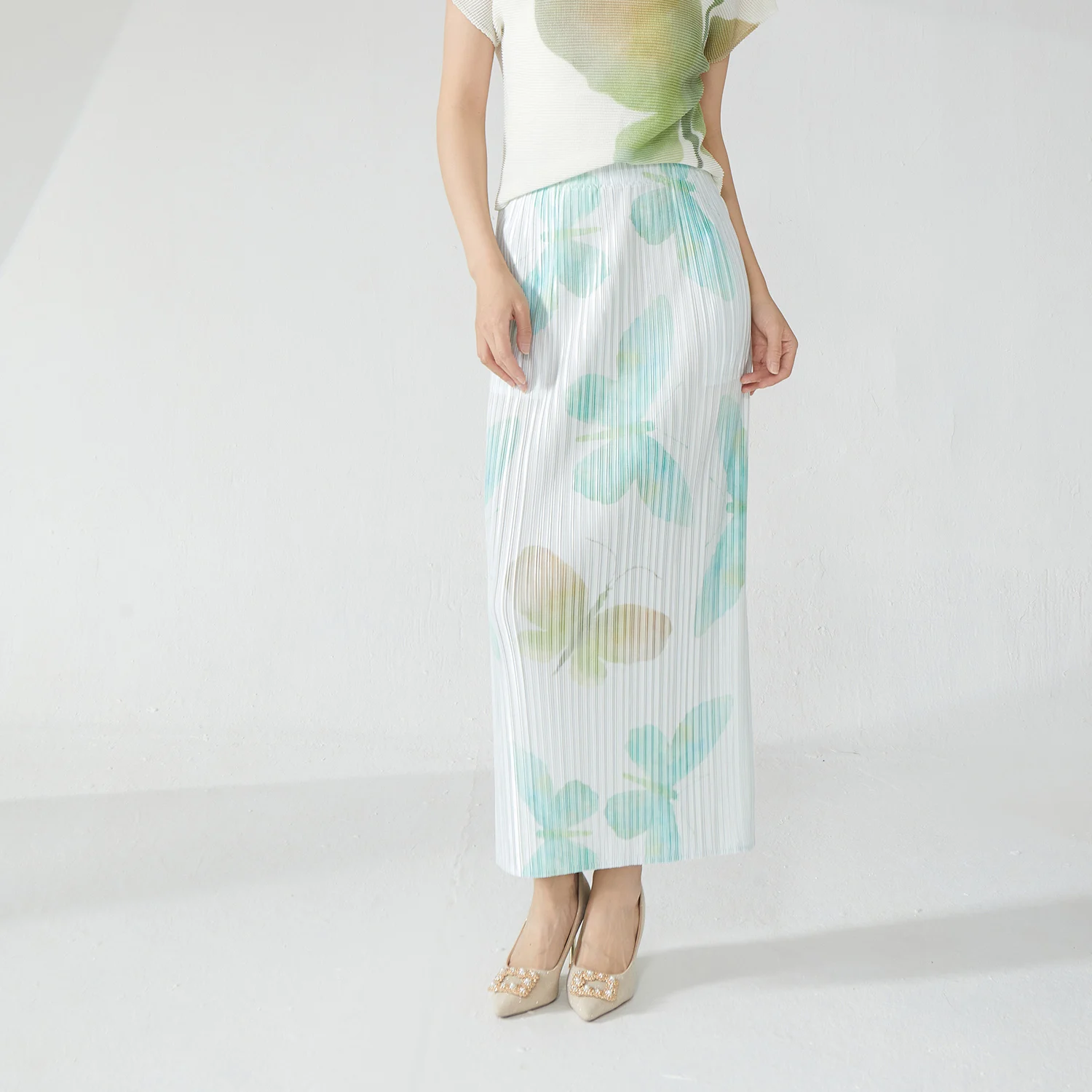 Elegance Redefined 2025 Latest Design Women's Pleated Skirt Side Slit Printed Straight Hip Skirt Miyake Fashion Skirt