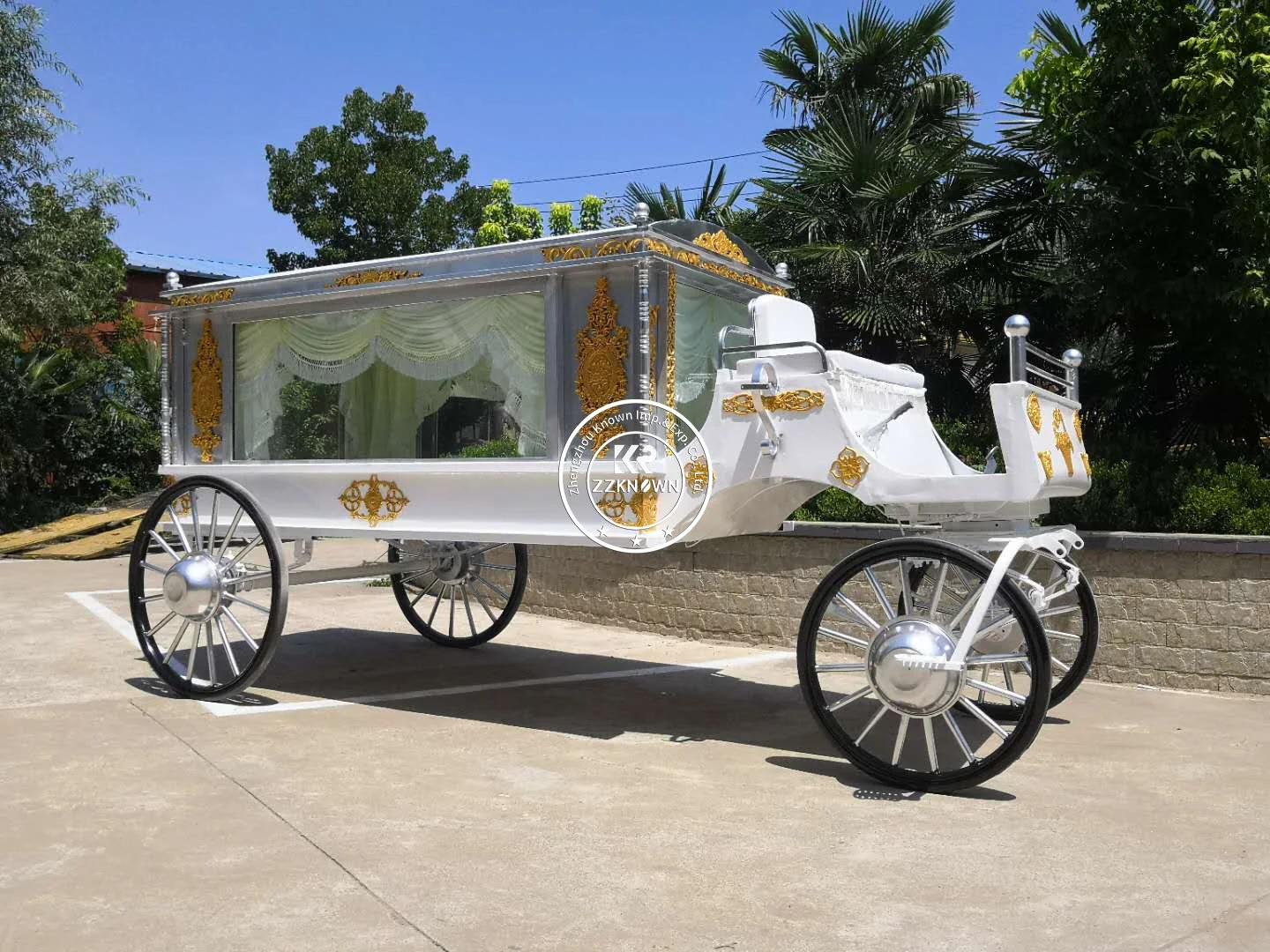 Customizable Luxury Victorian White Glass Covered Funeral Horse Drawn Carriage