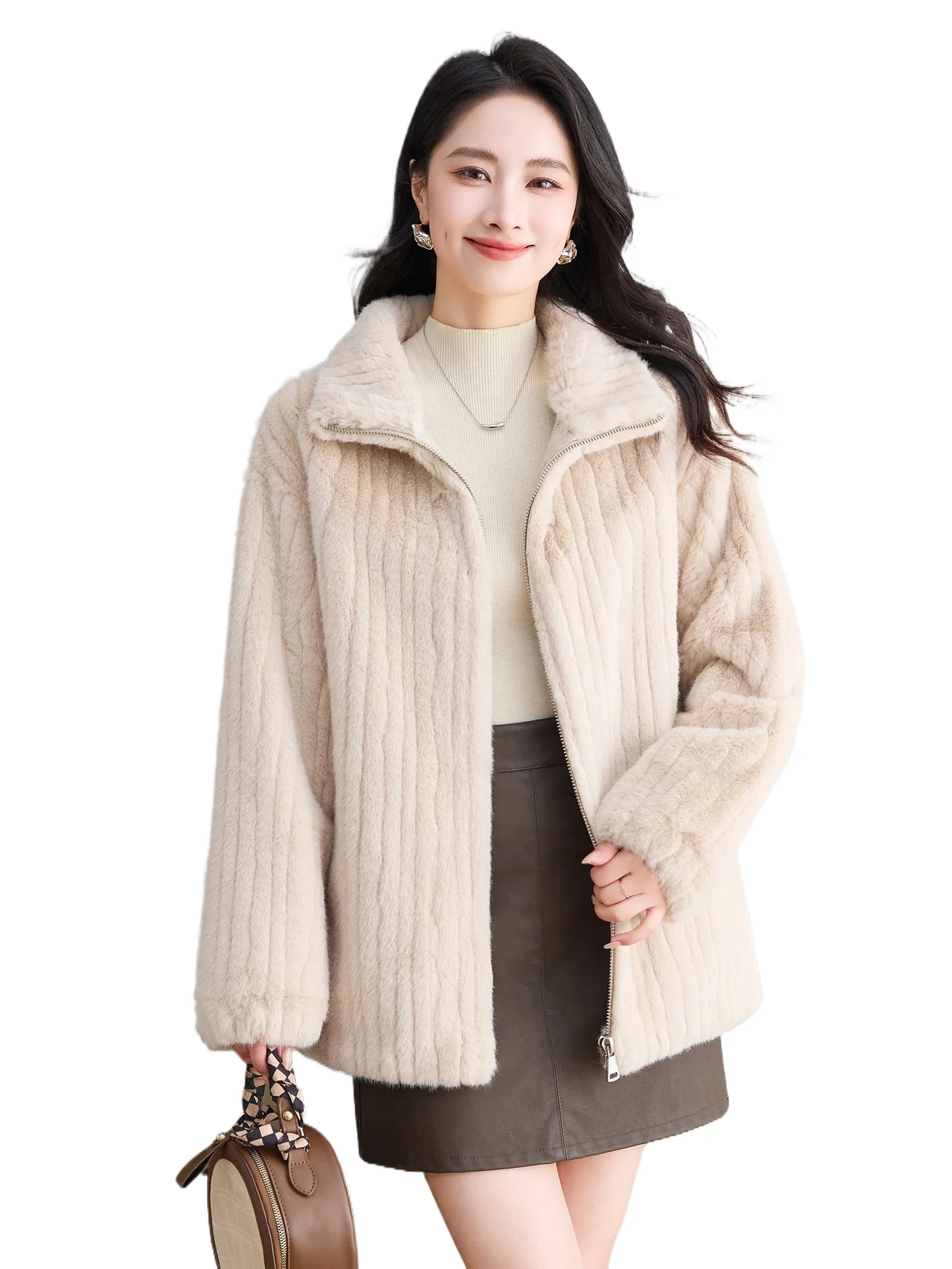 Autumn and winter furry jackets, huge good-looking early autumn outfits, feminine  mature soft environmentally friendly fur tops