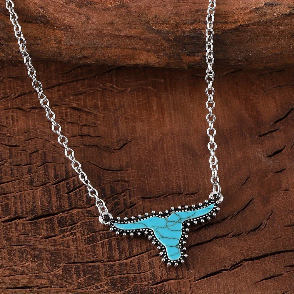 

Vintage Punk Style Turquoise Bull Head Necklace for Women