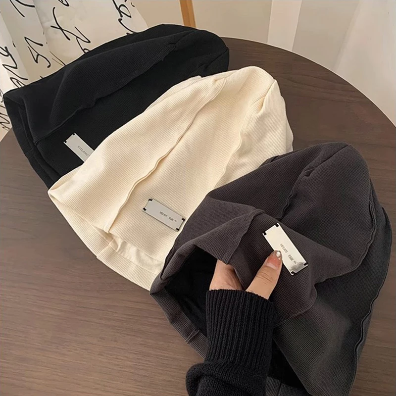 Berretto slouchy largo in cotone tinta unita Cappello da donna con etichetta in metallo moda Primavera Autunno Berretto pullover hip-hop coreano per ragazze ﻿