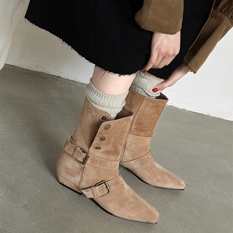 

Женские осенние ботильоны из натуральной замши с металлическими пуговицами и металлической пряжкой на плоской подошве, повседневные женские короткие ботильоны с квадратным носком