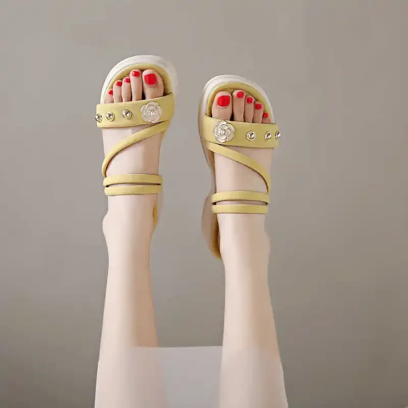 Sandal Tali T Super Ringan Sepatu Kets Wanita Ditawarkan Sepatu Maskulin Sandal Olahraga Kualitas Terbaik Sepatu Puluhan Kelas Atas