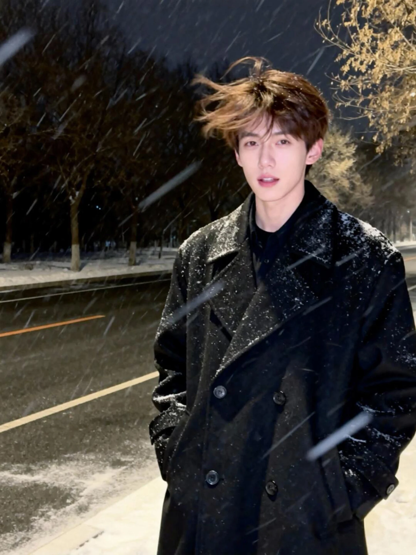 

Thiened Woolen Men's Coat with Double Row Buttons Korean Sle Mid-Length Windbreaker Autumn Winter Faion Outerwear